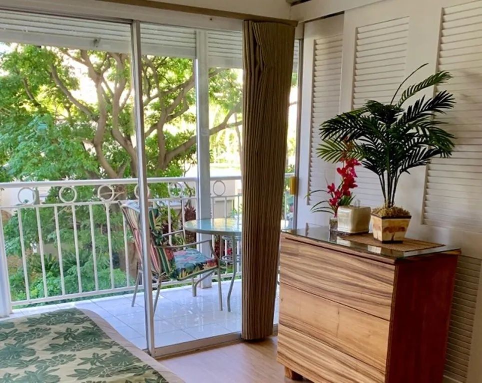 waikiki shore condo rentals