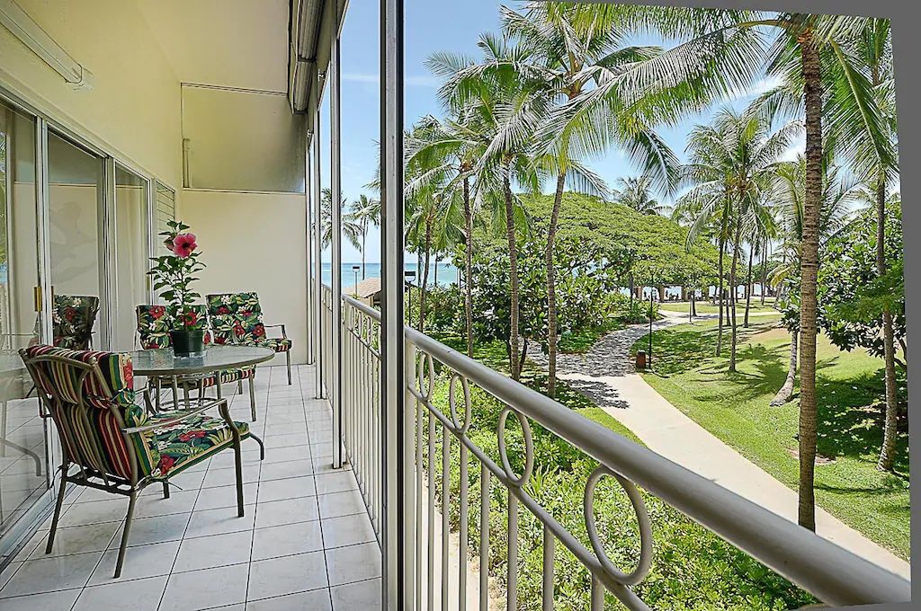 Beachfront vacation condo waikiki